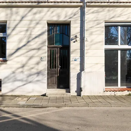 Przyszlosci Z Dwiema Sypialniami W Krakowie By Renters *