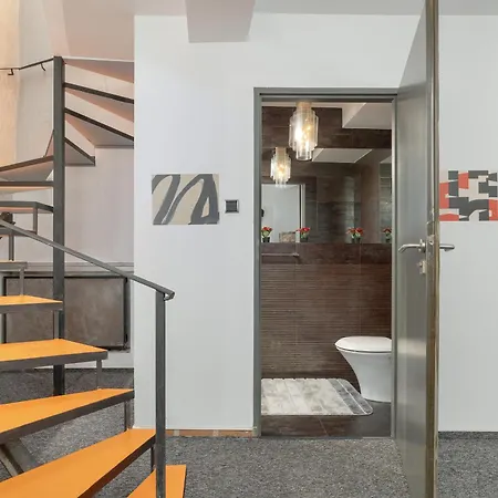Apartment Przyszlosci Z Dwiema Sypialniami W Krakowie By Renters