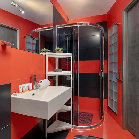 Przyszlosci Z Dwiema Sypialniami W Krakowie By Renters Apartmán *