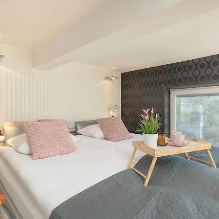Apartament Przyszłości Z Dwiema Sypialniami W Krakowie By Renters